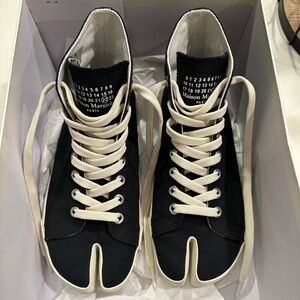 Margiela Tabi High-Top Sneakers Black 37.5
